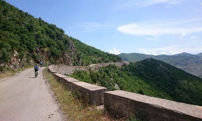 Greg Challis Cycling on the  tour with redspokes